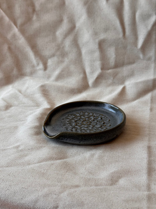 garlic grater - blue